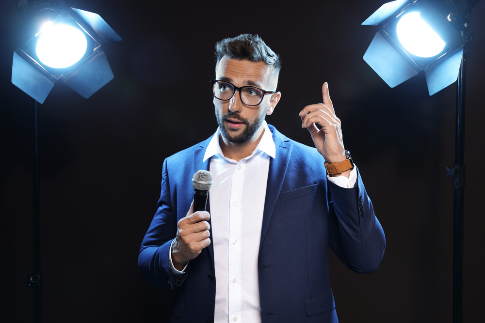 مراحل ساخت برند شخصی مجری (آموزش گام‌به‌گام)